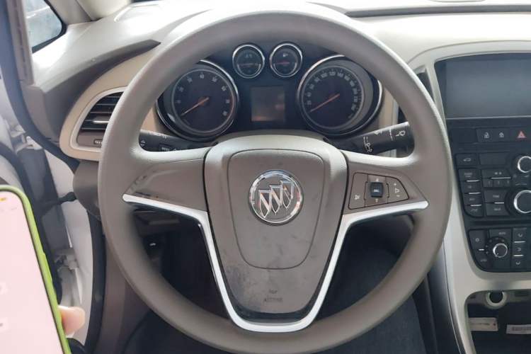 Used Buick GT 2013 GT 1.6L Automatic Fashion Edition Steering Wheel