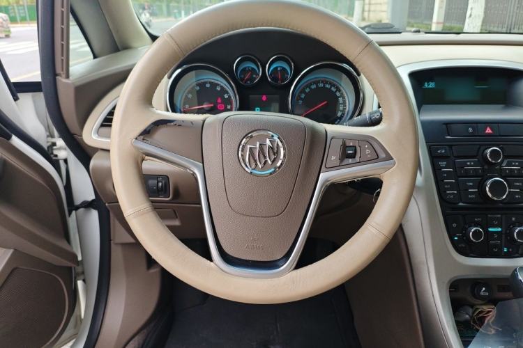 Used Buick GT 2013 GT 1.6L Automatic Fashion Edition Steering Wheel