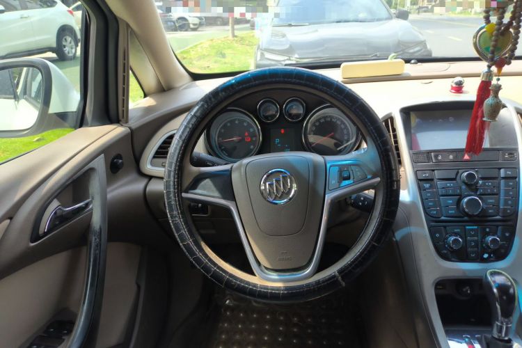 Used Buick GT 2013 GT 1.6L Automatic Fashion Edition Steering Wheel