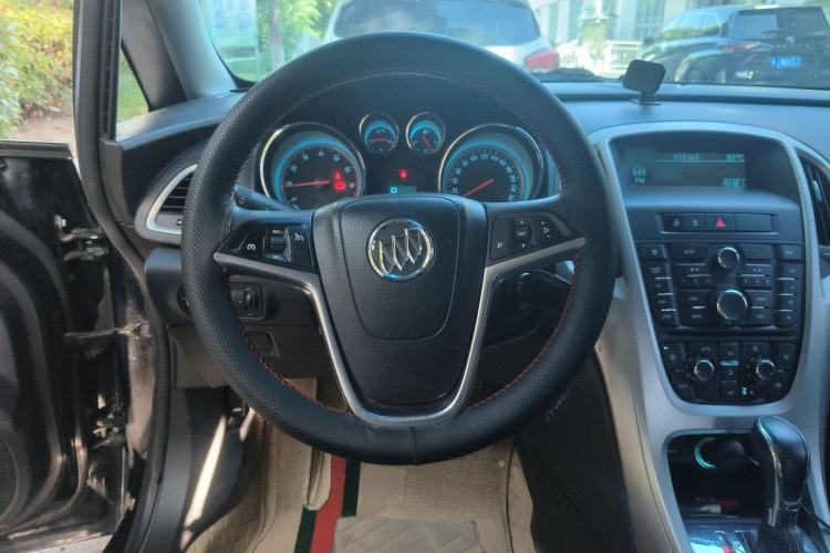 Used Buick GT 2013 GT 1.6T Automatic Fashion Sport Edition Steering Wheel