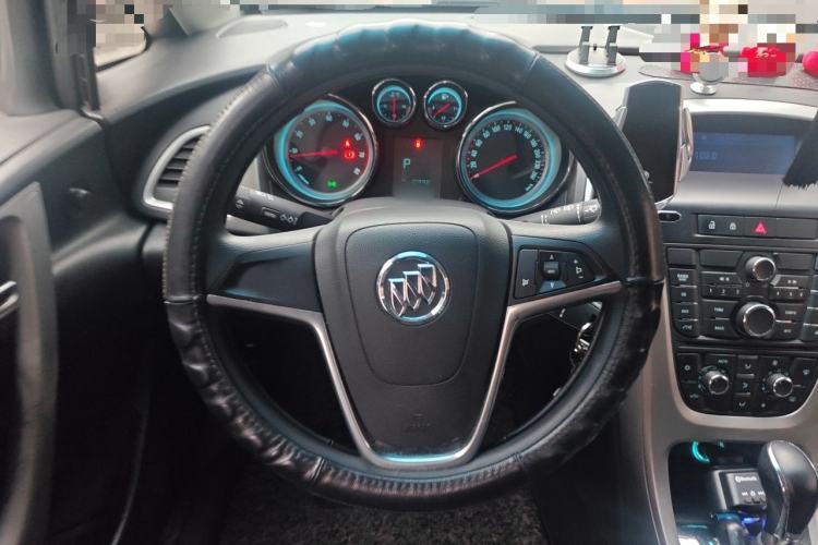 Used Buick GT 2013 XT 1.6L Automatic Fashion Edition Steering Wheel