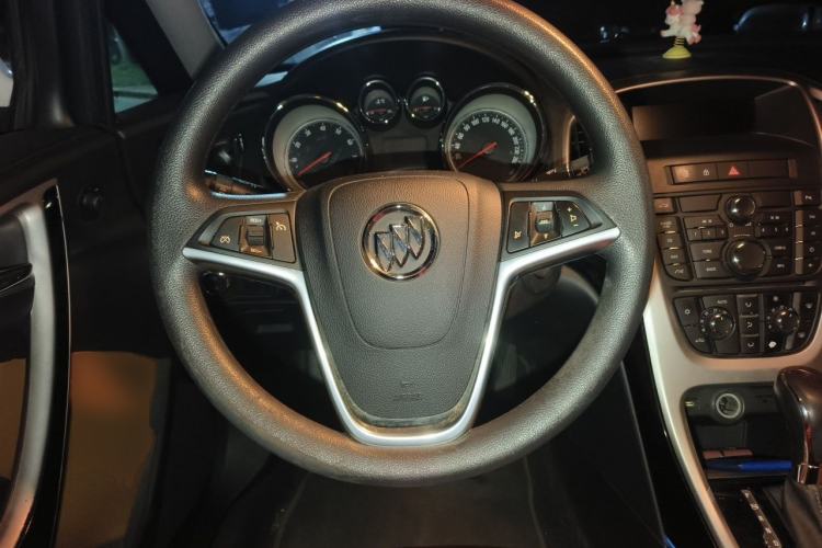 Used Buick GT 2013 GT 1.8L Automatic Fashion Edition Steering Wheel