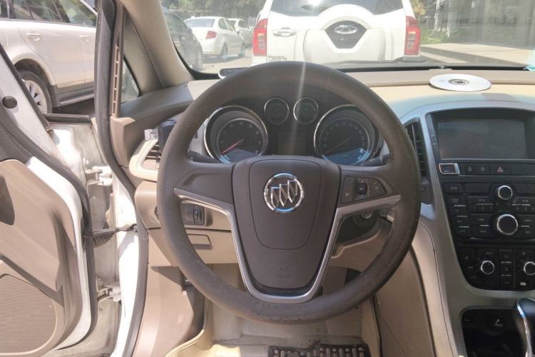 Used Buick GT 2013 GT 1.6L Automatic Fashion Edition Steering Wheel