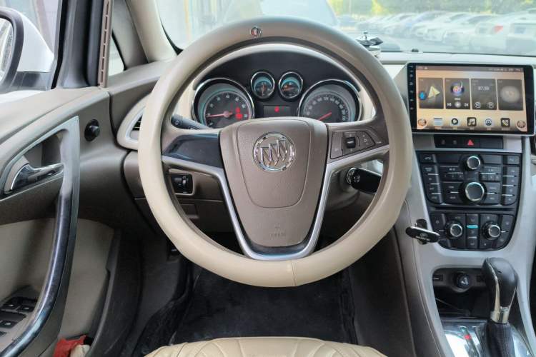 Used Buick GT 2013 GT 1.6L Automatic Fashion Edition Steering Wheel