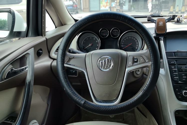 Used Buick GT 2013 GT 1.6L Automatic Fashion Edition Steering Wheel
