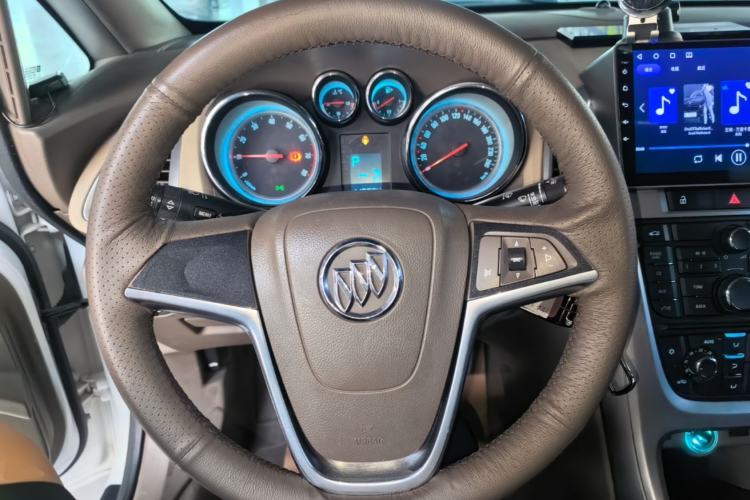 Used Buick GT 2013 GT 1.6L Automatic Fashion Edition Steering Wheel