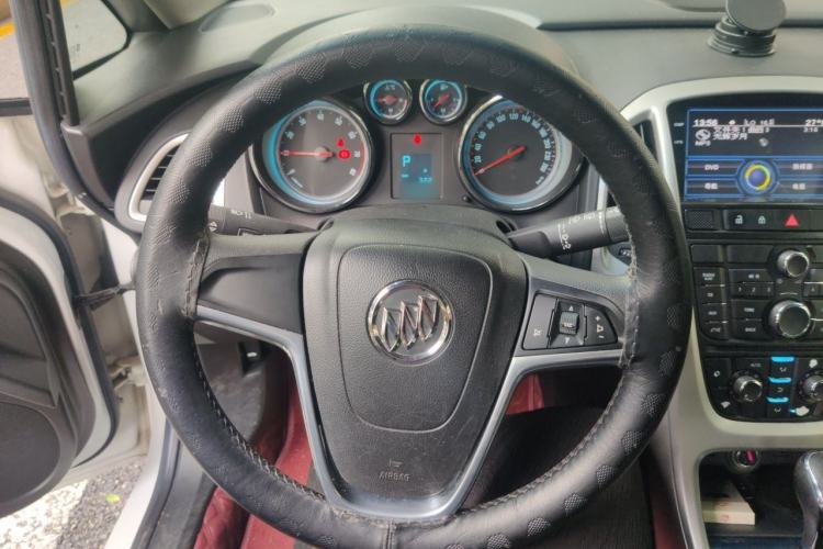 Used Buick GT 2013 XT 1.6L Automatic Fashion Edition Steering Wheel