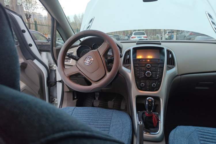 Used Buick GT 2013 GT 1.6L Manual Comfort Edition Steering Wheel