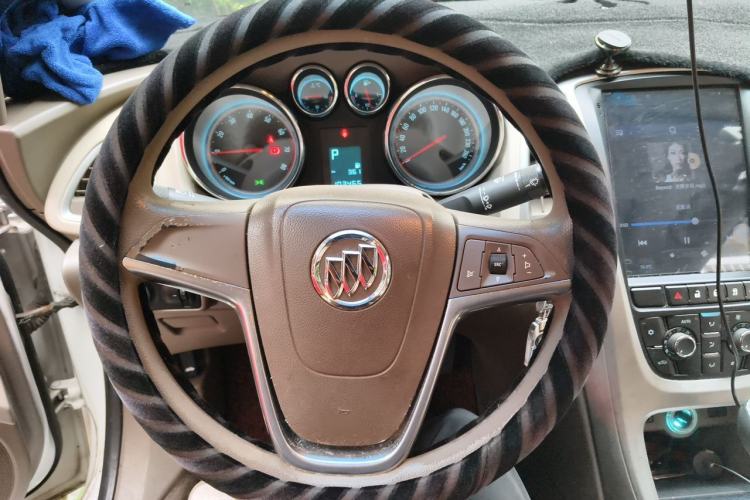 Used Buick GT 2013 GT 1.6L Automatic Fashion Edition Steering Wheel