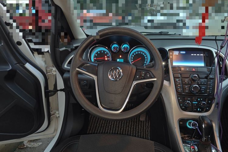 Used Buick GT 2013 XT 1.6L Automatic Fashion Edition Steering Wheel