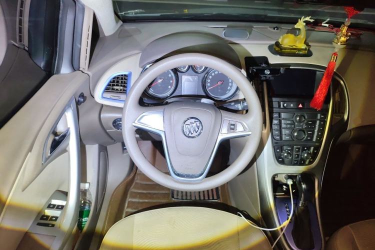 Used Buick GT 2013 GT 1.6L Automatic Fashion Edition Steering Wheel