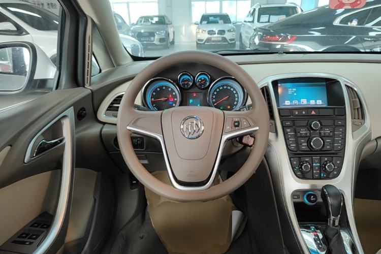 Used Buick GT 2013 GT 1.6L Automatic Fashion Edition Steering Wheel