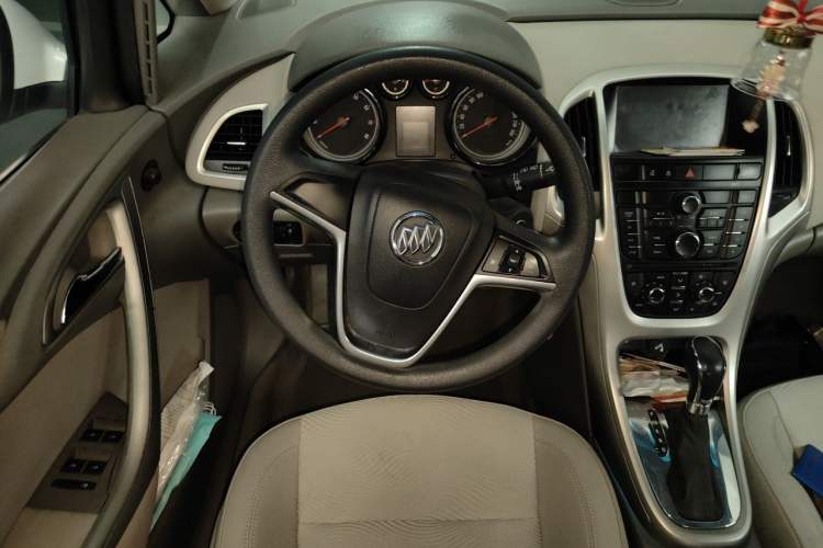 Used Buick GT 2013 XT 1.6L Automatic Fashion Edition Steering Wheel