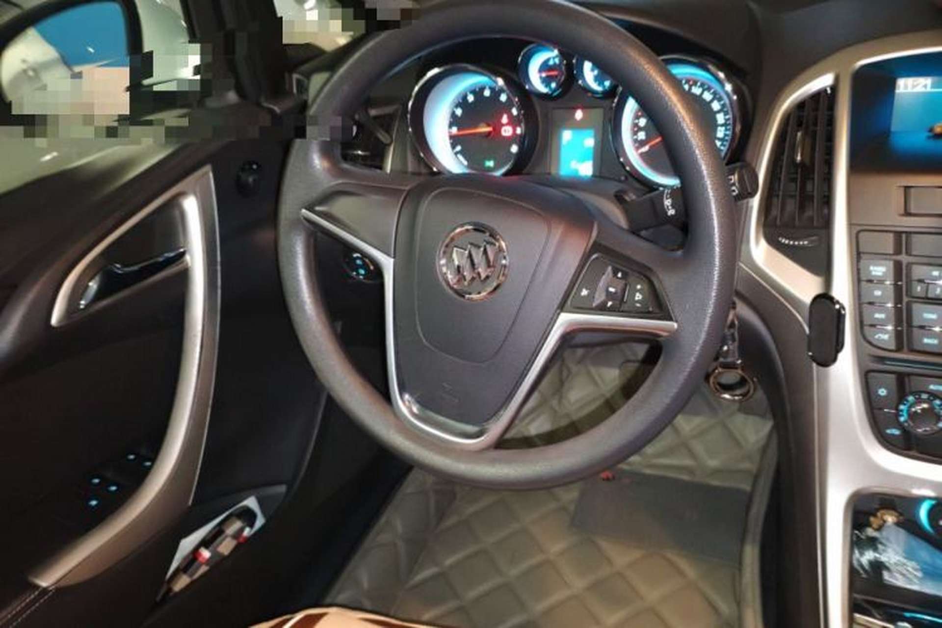 Used Buick GT 2013 XT 1.6L Automatic Fashion Edition Steering Wheel