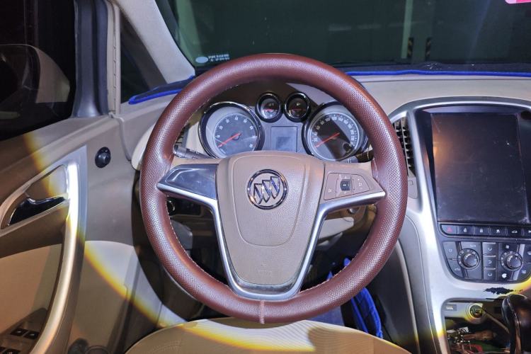 Used Buick GT 2013 GT 1.6L Automatic Fashion Edition Steering Wheel
