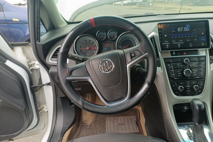 Used Buick GT 2013 XT 1.6L Automatic Fashion Edition Steering Wheel