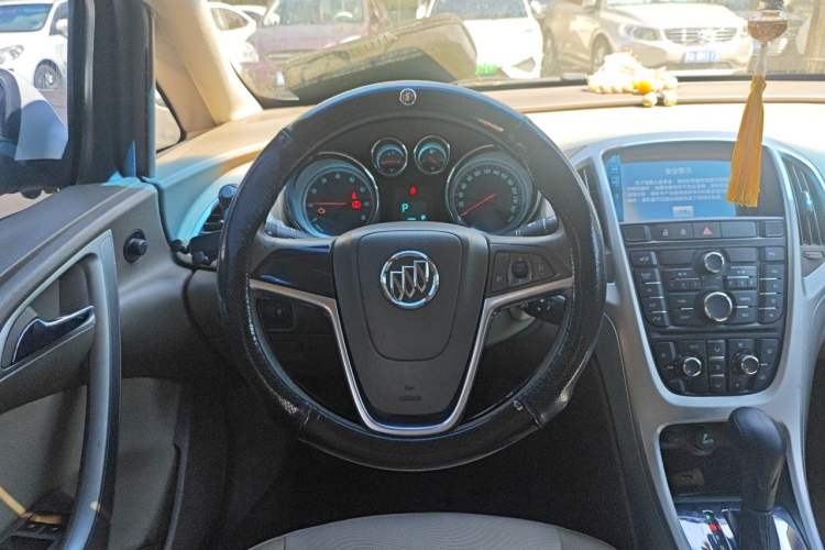 Used Buick GT 2013 GT 1.6L Automatic Comfort Edition Steering Wheel
