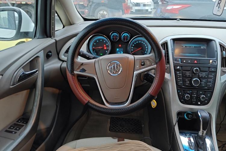 Used Buick GT 2013 GT 1.6L Automatic Fashion Edition Steering Wheel