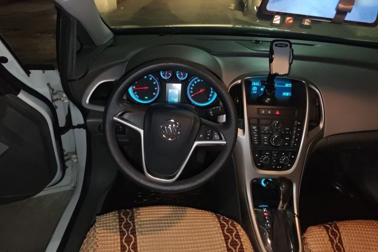 Used Buick GT 2013 XT 1.6L Automatic Fashion Edition Steering Wheel