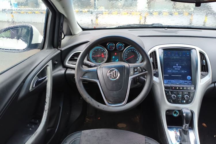 Used Buick GT 2013 XT 1.6L Automatic Fashion Edition Steering Wheel