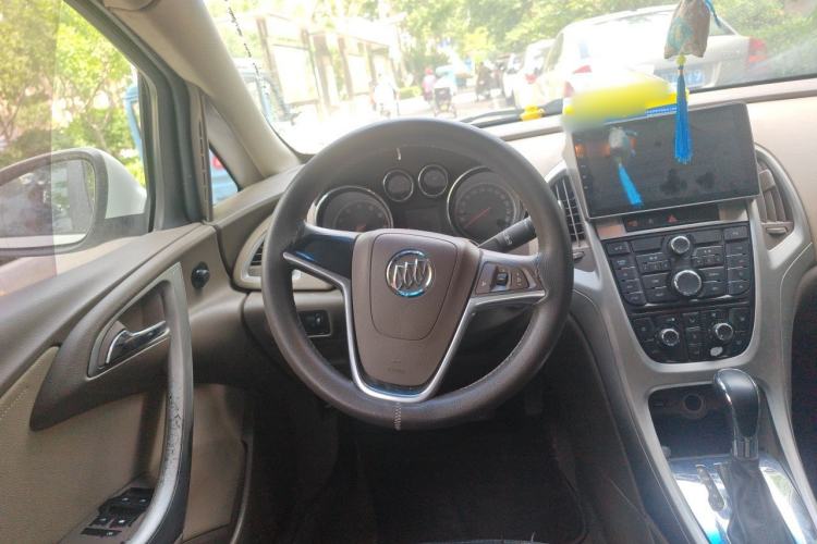 Used Buick GT 2013 GT 1.6L Automatic Fashion Edition Steering Wheel