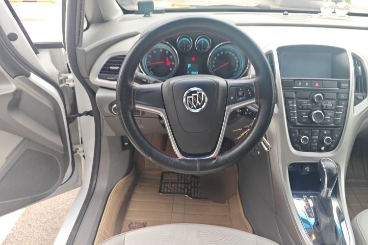 Used Buick GT 2013 XT 1.6L Automatic Fashion Edition Steering Wheel