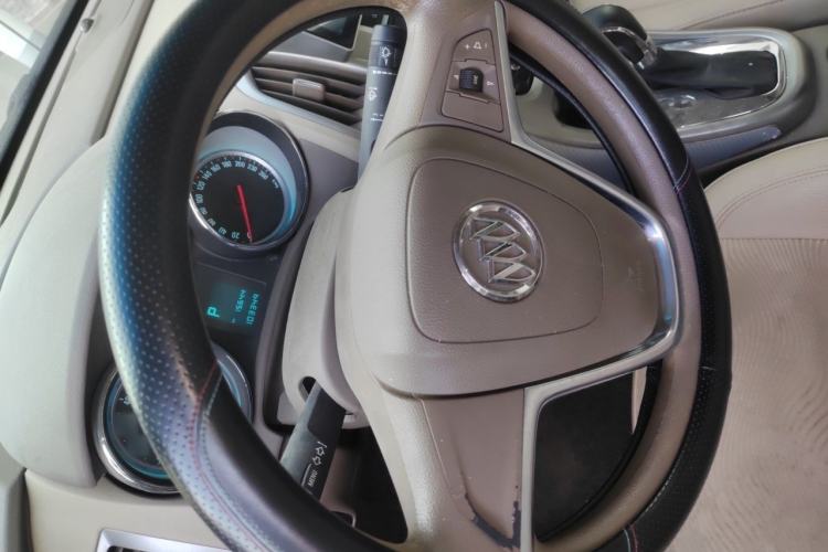 Used Buick GT 2013 GT 1.6L Automatic Fashion Edition Steering Wheel