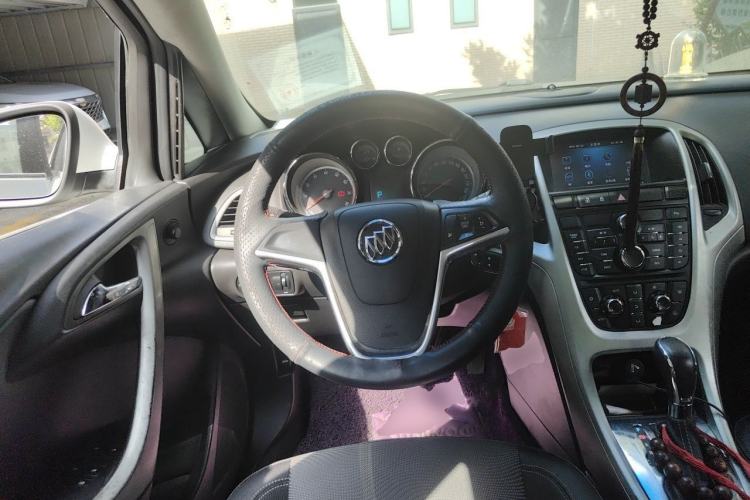Used Buick GT 2013 XT 1.6L Automatic Fashion Edition Steering Wheel