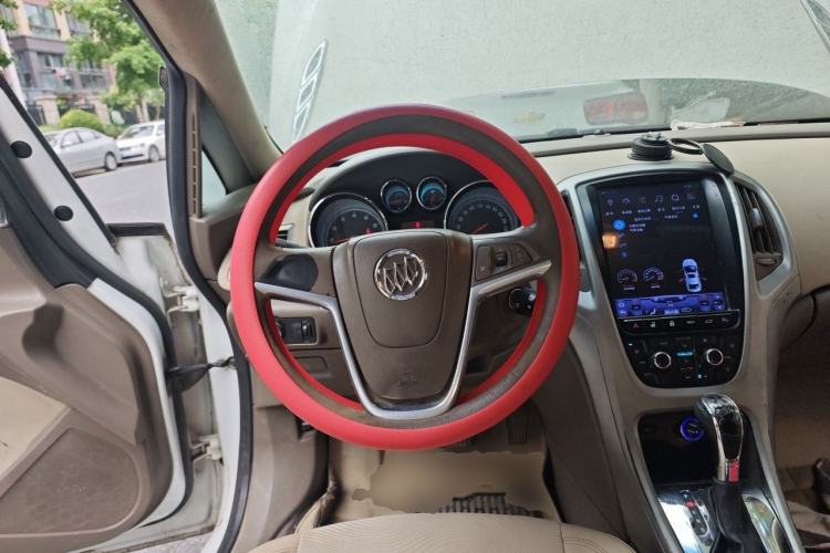 Used Buick GT 2013 GT 1.6L Automatic Fashion Edition Steering Wheel