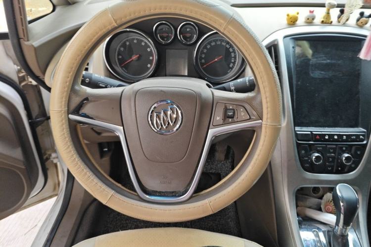 Used Buick GT 2013 GT 1.6L Automatic Fashion Edition Steering Wheel