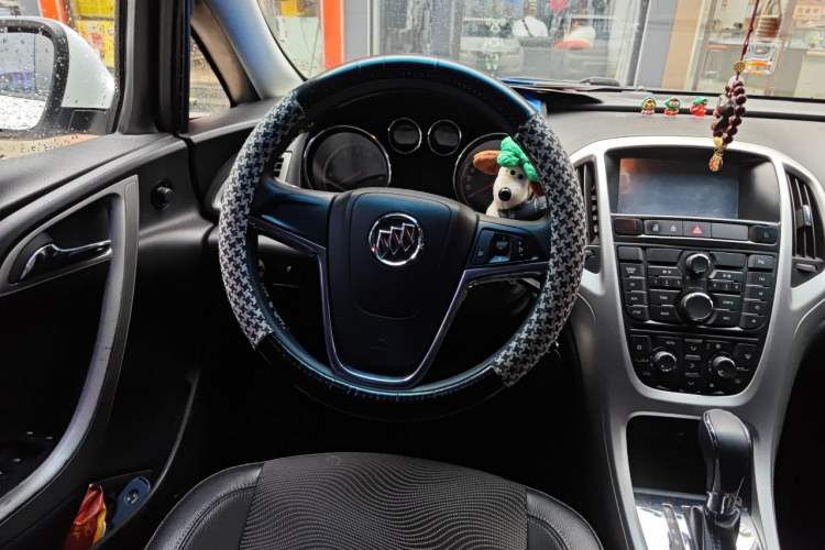 Used Buick GT 2013 XT 1.6L Automatic Fashion Edition Steering Wheel