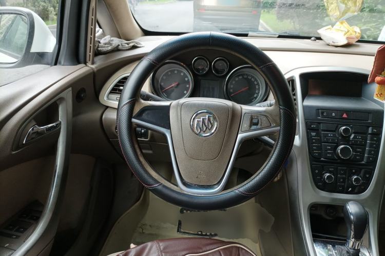 Used Buick GT 2013 GT 1.6L Automatic Fashion Edition Steering Wheel