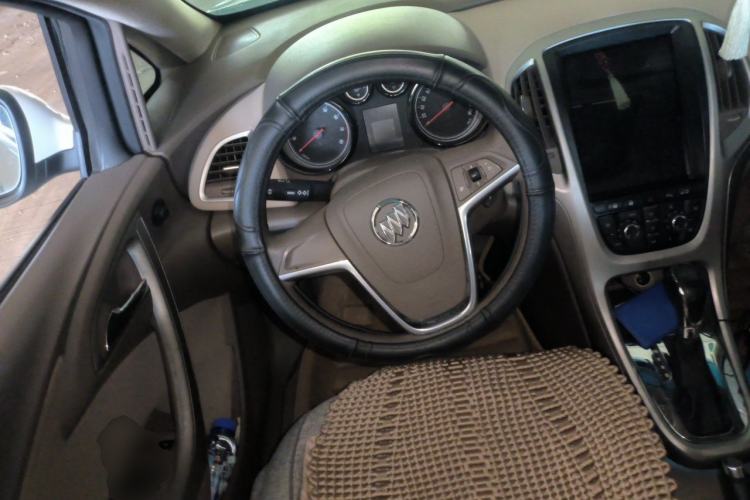 Used Buick GT 2013 GT 1.6L Automatic Fashion Edition Steering Wheel