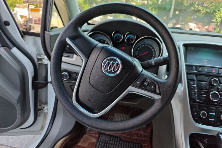Used Buick GT 2013 XT 1.6L Automatic Fashion Edition Steering Wheel