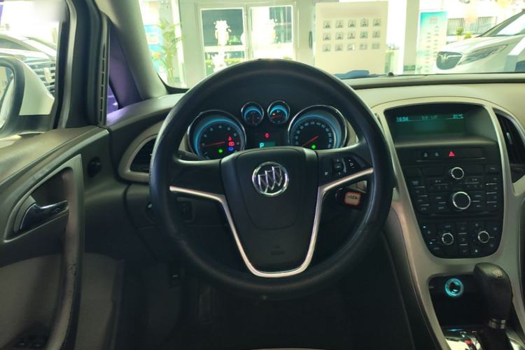 Used Buick GT 2013 XT 1.6L Automatic Fashion Edition Steering Wheel