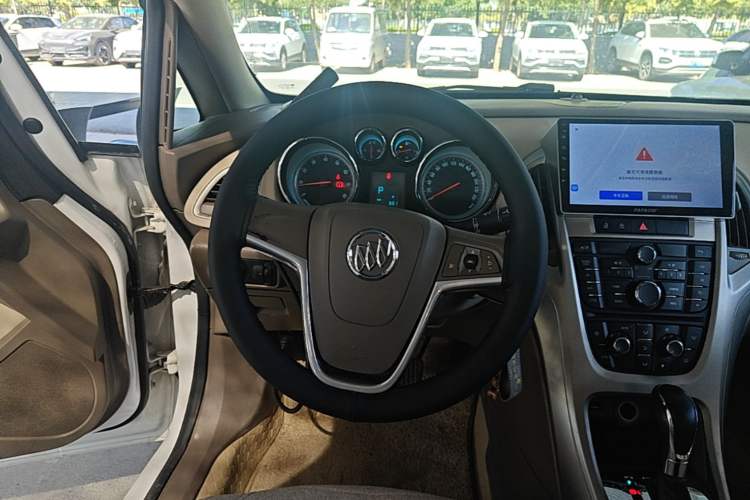 Used Buick GT 2013 GT 1.6L Automatic Fashion Edition Steering Wheel