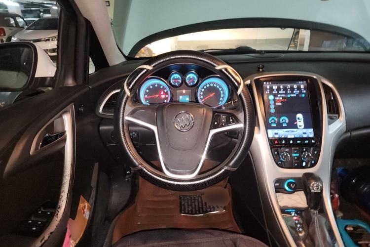 Used Buick GT 2013 XT 1.6T Automatic Fashion Sport Edition Steering Wheel