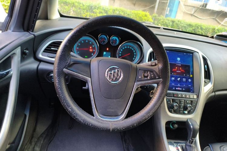 Used Buick GT 2013 XT 1.6T Automatic Fashion Sport Edition Steering Wheel
