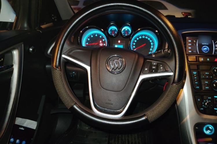 Used Buick GT 2013 XT 1.6L Automatic Fashion Edition Steering Wheel