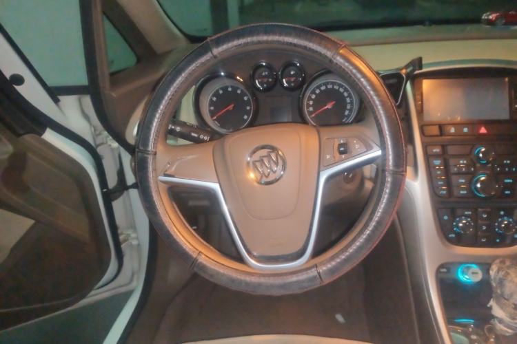 Used Buick GT 2013 GT 1.6L Automatic Fashion Edition Steering Wheel