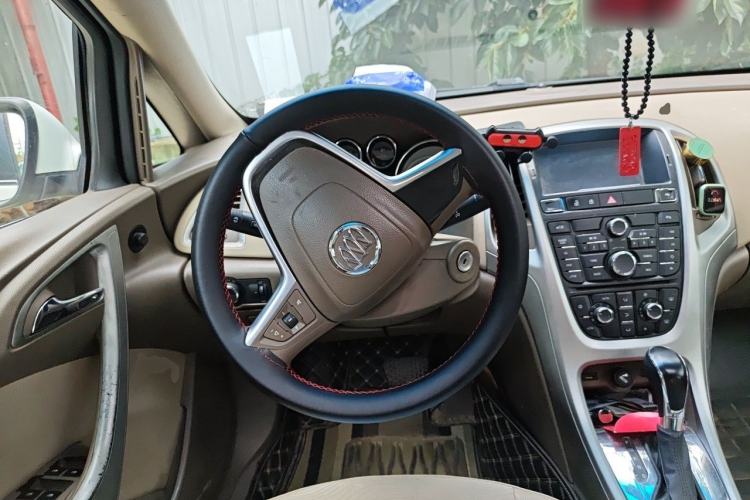 Used Buick GT 2013 GT 1.6L Automatic Fashion Edition Steering Wheel