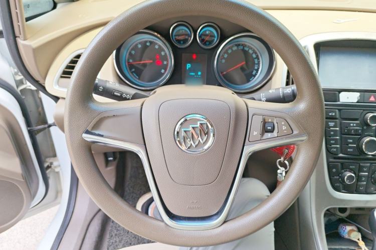 Used Buick GT 2013 GT 1.6L Automatic Fashion Edition Steering Wheel