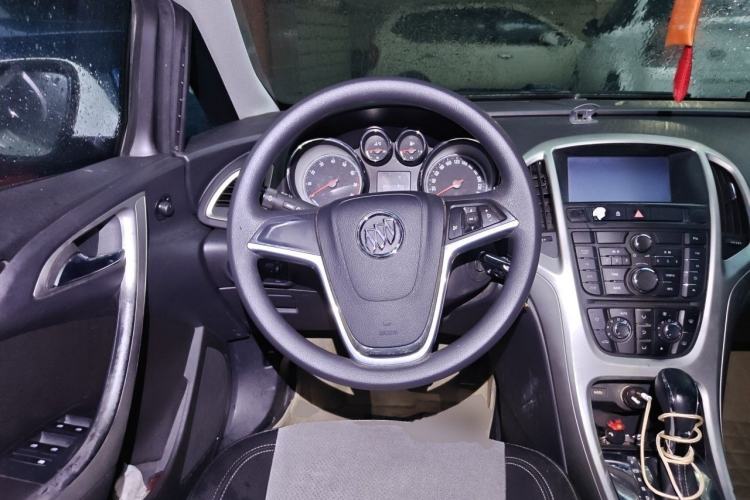 Used Buick GT 2013 XT 1.6L Automatic Fashion Edition Steering Wheel