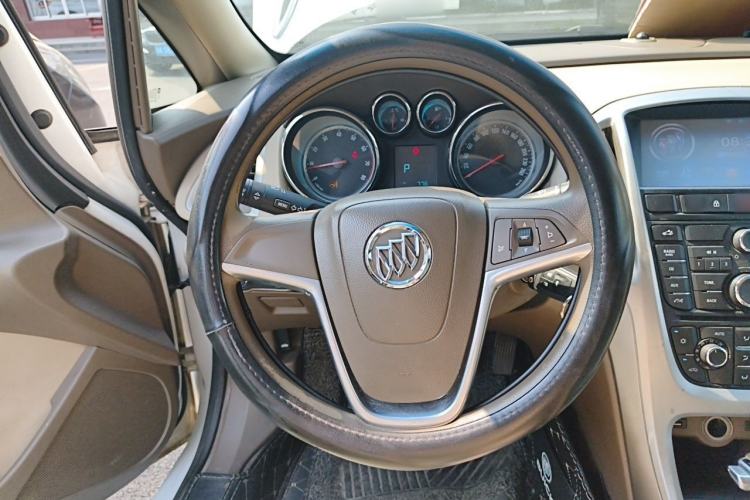 Used Buick GT 2013 GT 1.6L Automatic Fashion Edition Steering Wheel