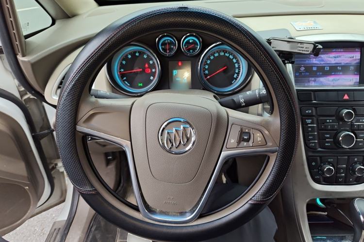 Used Buick GT 2013 GT 1.6L Automatic Fashion Edition Steering Wheel