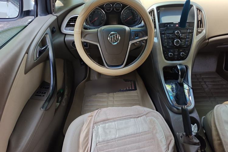 Used Buick GT 2013 GT 1.6L Automatic Fashion Edition Steering Wheel