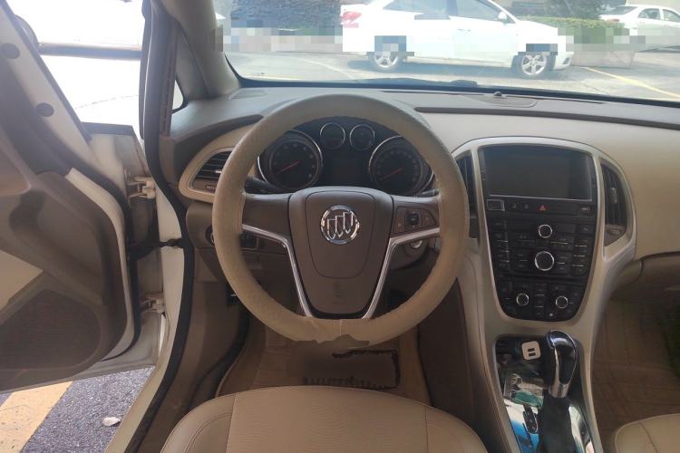 Used Buick GT 2013 GT 1.6L Automatic Fashion Edition Steering Wheel