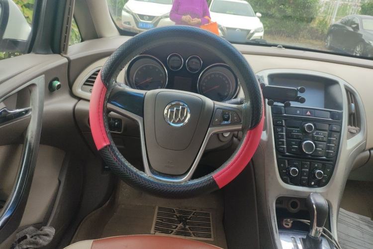 Used Buick GT 2013 GT 1.6L Automatic Fashion Edition Steering Wheel