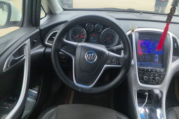 Used Buick GT 2013 XT 1.6L Automatic Fashion Edition Steering Wheel