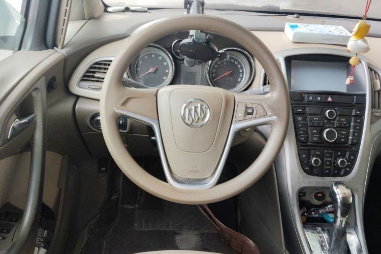 Used Buick GT 2013 GT 1.6L Automatic Fashion Edition Steering Wheel
